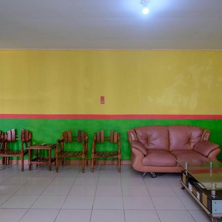 Reddoorz Near Pelabuhan Nusantara Parepare Buitenkant foto