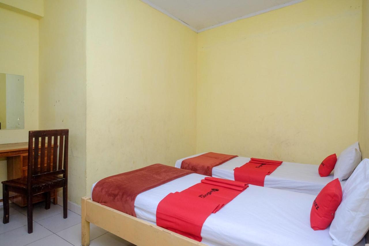 Reddoorz Near Pelabuhan Nusantara Parepare Buitenkant foto