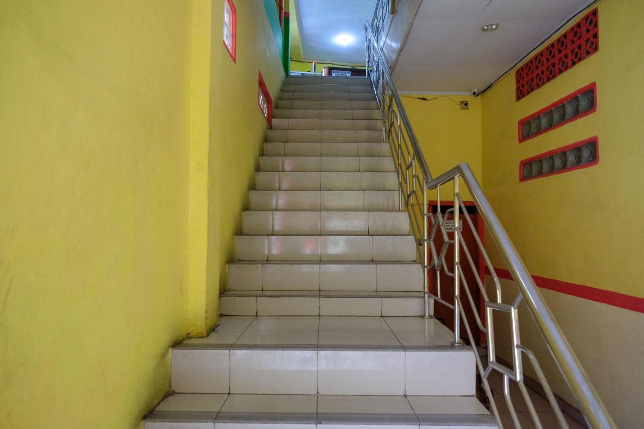Reddoorz Near Pelabuhan Nusantara Parepare Buitenkant foto