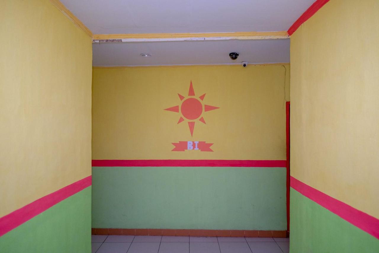 Reddoorz Near Pelabuhan Nusantara Parepare Buitenkant foto