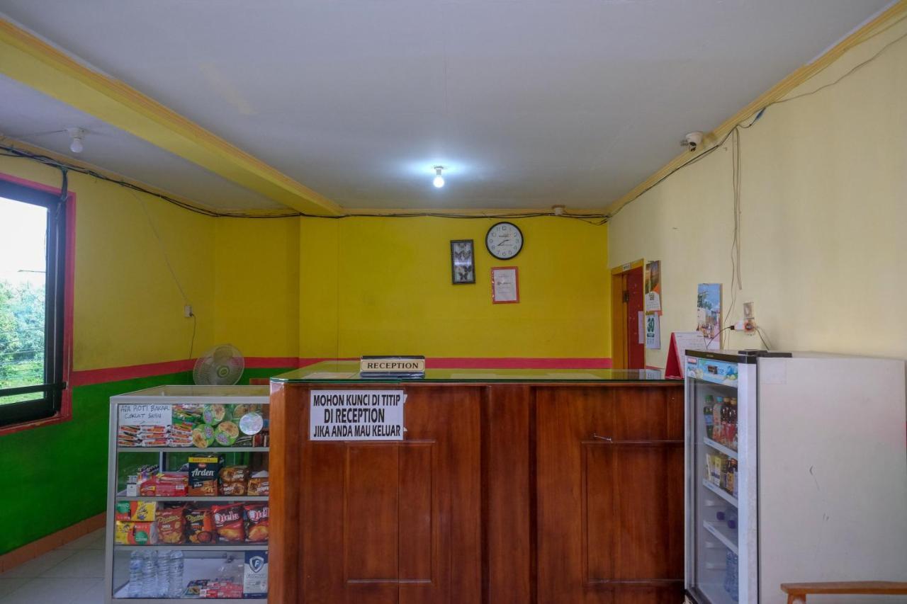 Reddoorz Near Pelabuhan Nusantara Parepare Buitenkant foto