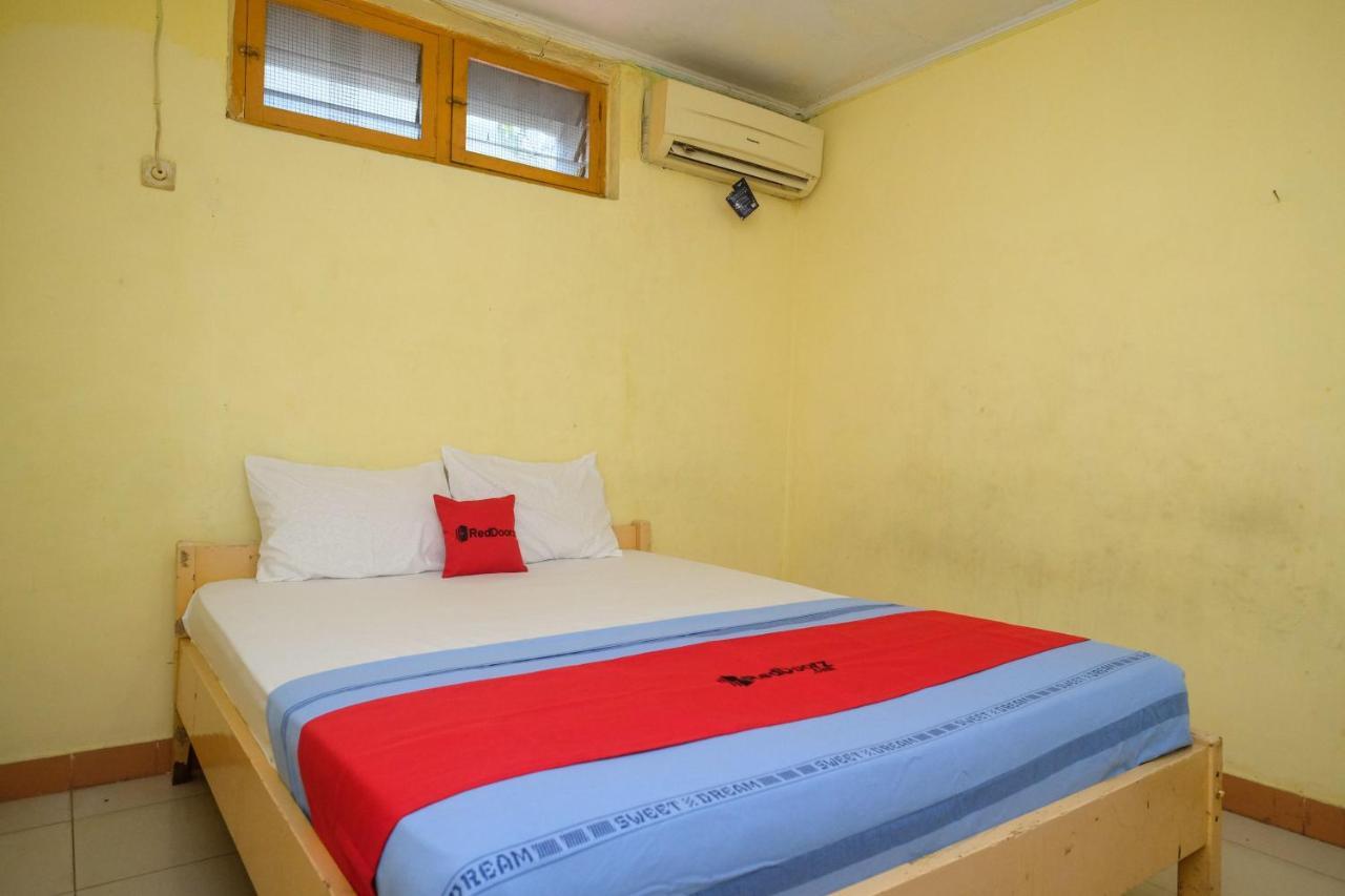 Reddoorz Near Pelabuhan Nusantara Parepare Buitenkant foto